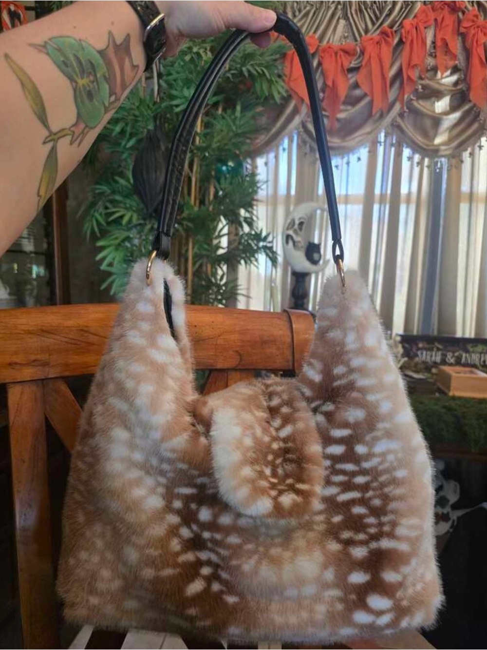 Plush Fawn-Pattern Shoulder Bag in Brown